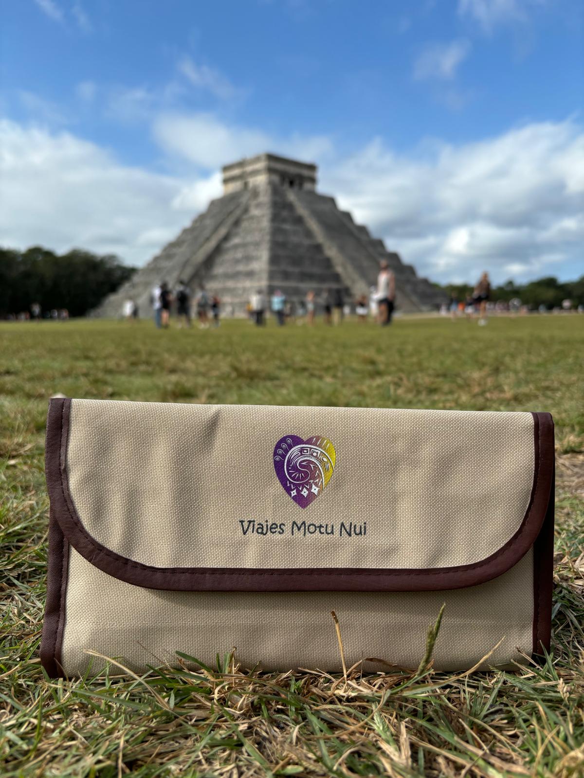 Bolsa Viajes Motu Nui en piramides mexicanas